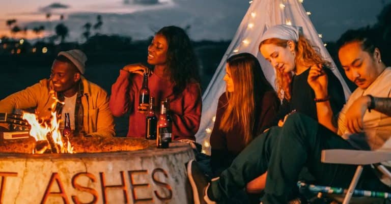 découvrez notre sélection de foyers extérieurs pour vos soirées en plein air. créez une ambiance chaleureuse et conviviale autour de votre feu de camp, parfait pour rassembler famille et amis. idéal pour les barbecues, les s'mores et les longues nuits d'été.