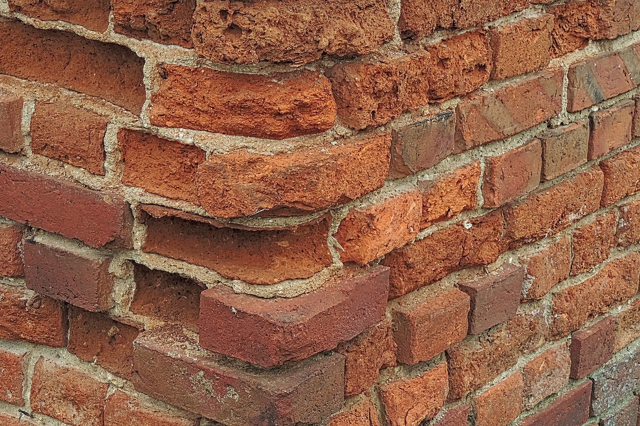 d&eacute;couvrez l'art de la ma&ccedil;onnerie, une technique de construction intemporelle qui allie esth&eacute;tique et solidit&eacute;. plongez dans les secrets des briques, des pierres et des ciments pour transformer vos espaces avec cr&eacute;ativit&eacute; et robustesse.