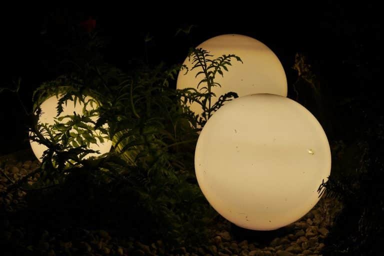 découvrez notre gamme d'éclairages extérieurs pour illuminer votre jardin, terrasse ou allée. des solutions esthétiques et fonctionnelles pour profiter de vos espaces extérieurs de jour comme de nuit.